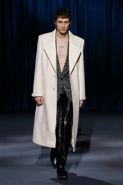 Look 46
